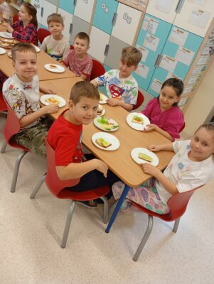 przedszkolaki świętują Pierwszy Dzień Wiosny